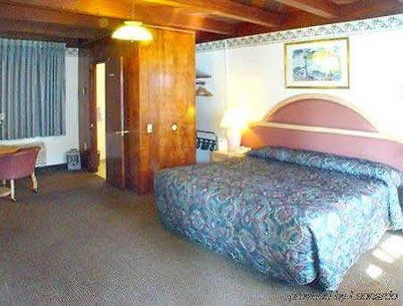 Cloverdale Oaks Inn Ruang foto