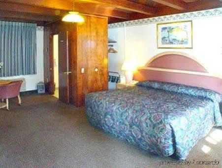 Cloverdale Oaks Inn Ruang foto